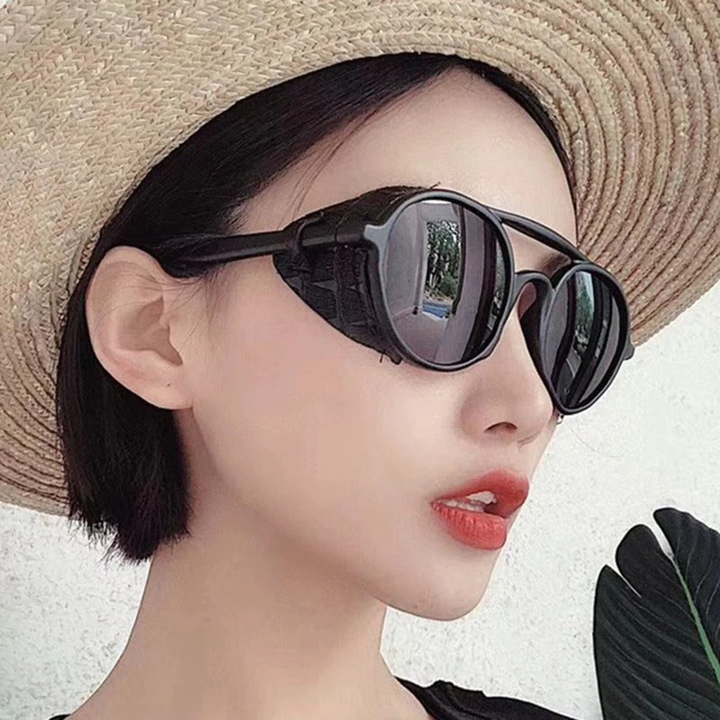 Sunglasses with cheap side protection